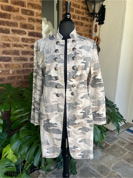 Porter Collective Jackets & Blazers - Women's Camo Military-Style Long Light Weight Trench Coat-- Neutral Camo